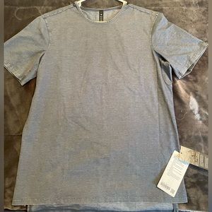 Men’s NWT Lululemon T-shirt in Large